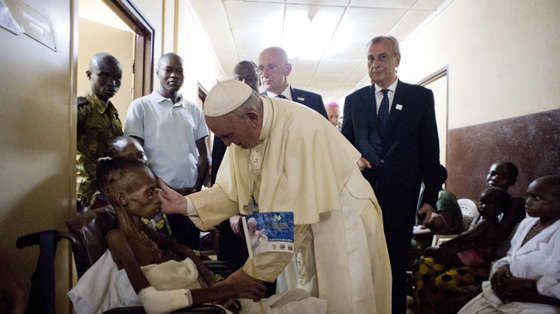 big-pope-bac han-nguoi ngheo