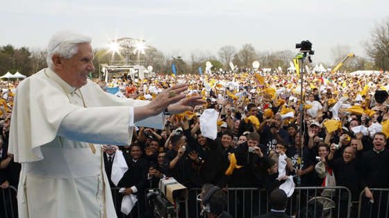 than-hoc-cua-duc-benedicto-xvi-qua-12-loi-trich-dan-don-gian